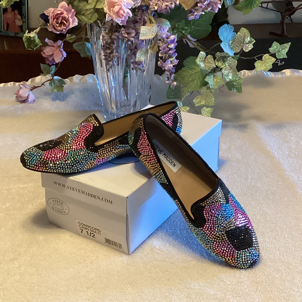 Steve Madden Colorful Sparkling Crystal Flats NEW IN BOX 7.5